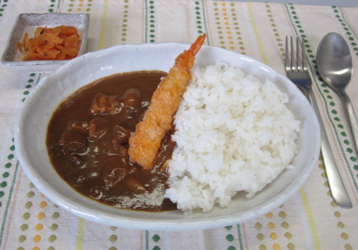 海老フライ新宿中村屋純欧風ビーフカレー献立